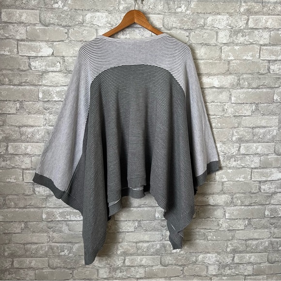 "It All Lines Up" Poncho by Lululemon Athletica. Women's OS. Chunky Knit. Gray - Picture 2 of 6